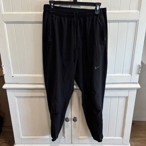 Nike Men's Black running joggers sz L